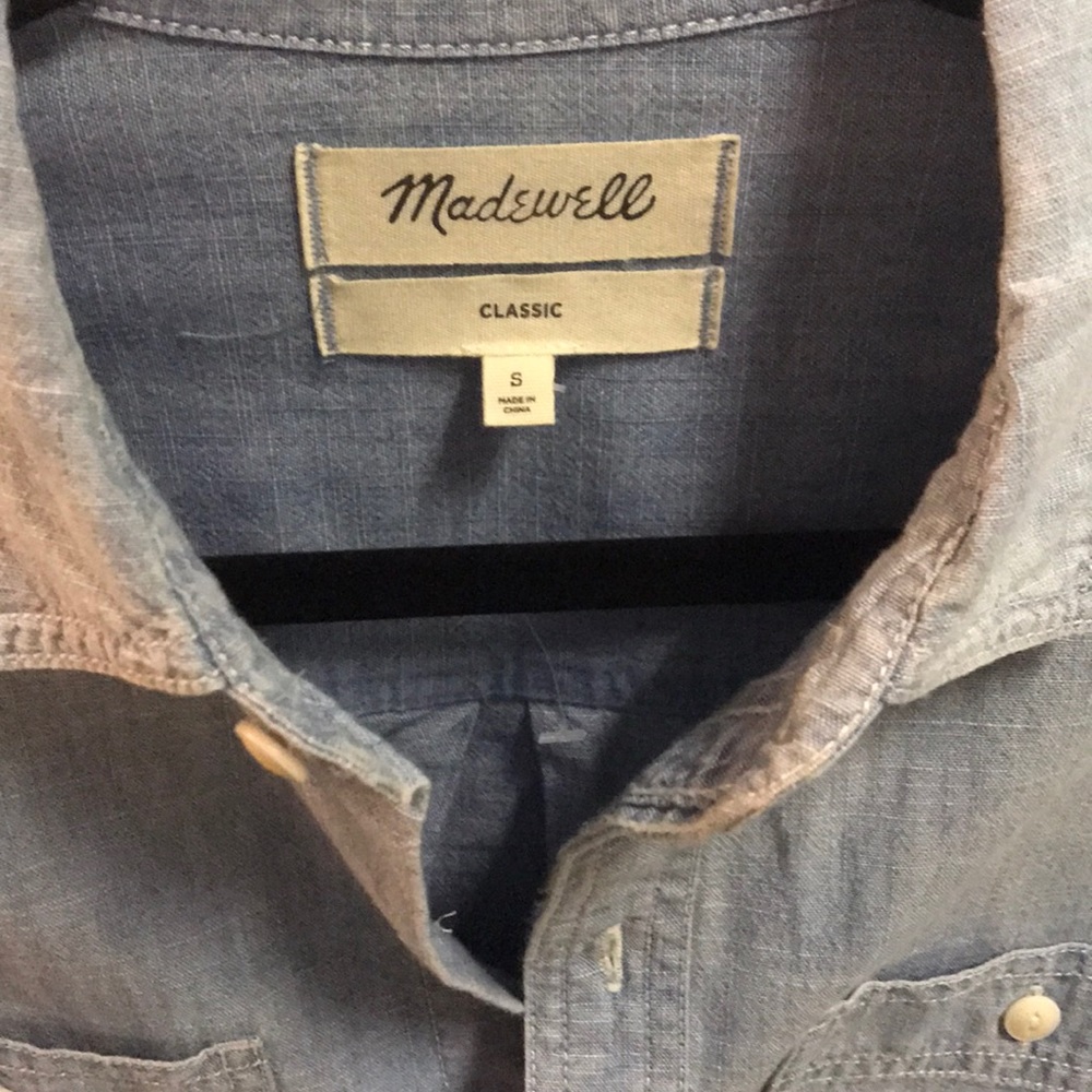 Madewell Classic Ex-Boyfriend Chambray Shirt in Evie Wash - Picture 3 of 4